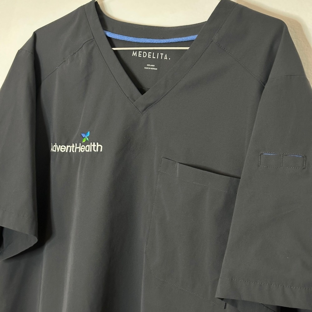 Medelita Apex Scrub Top Gray V Neck AdventHealth Embroidered Size L Pen Pocket
